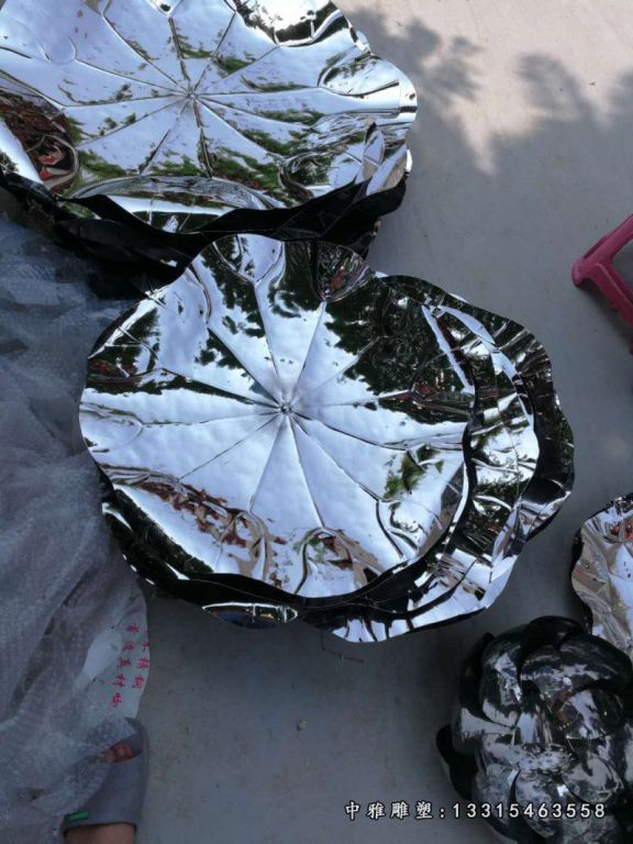 不锈钢荷叶雕塑
