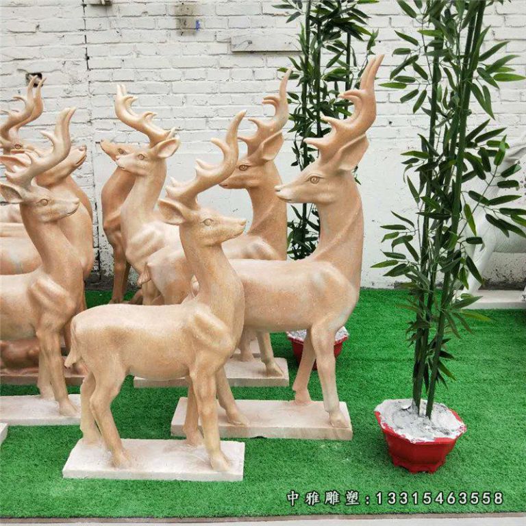 晚霞红石雕小鹿