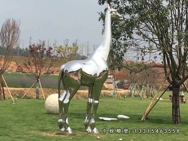 公园不锈钢长颈鹿