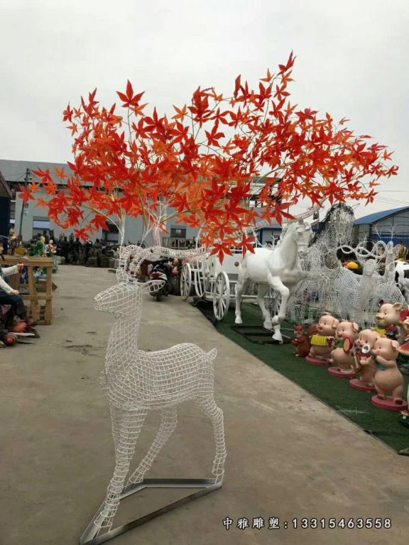 不锈钢镂空麋鹿雕塑