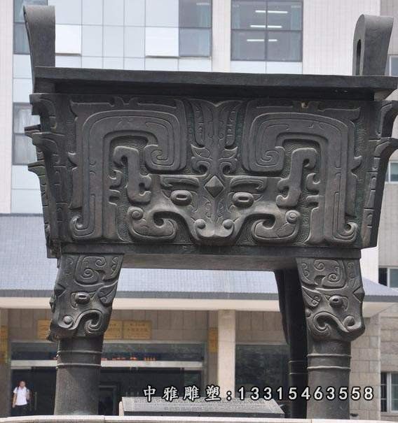 寺庙铜雕四足鼎