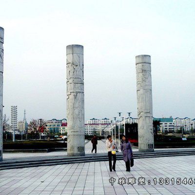 景区石雕龙柱
