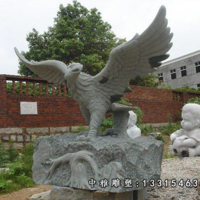 公园石雕雄鹰