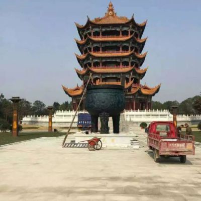 大型青铜寺庙圆鼎