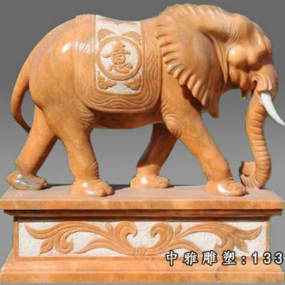 晚霞红大象城市雕塑