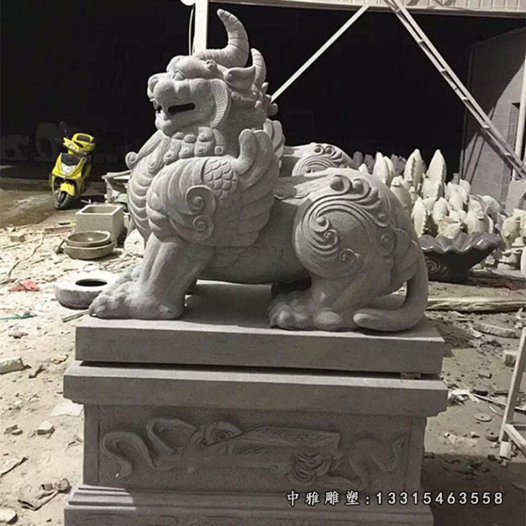 门口独角兽石雕