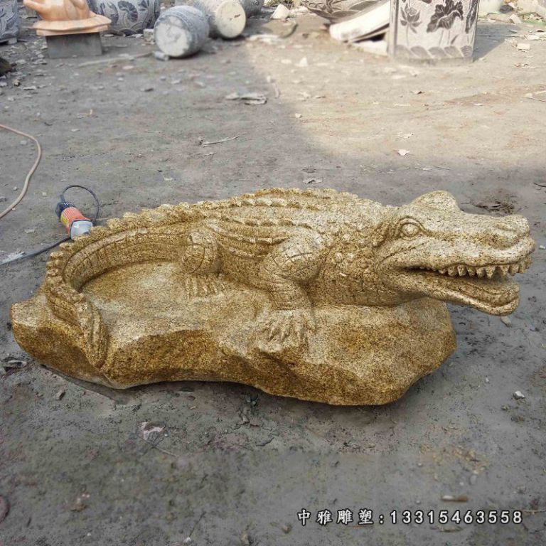 鳄鱼动物石雕