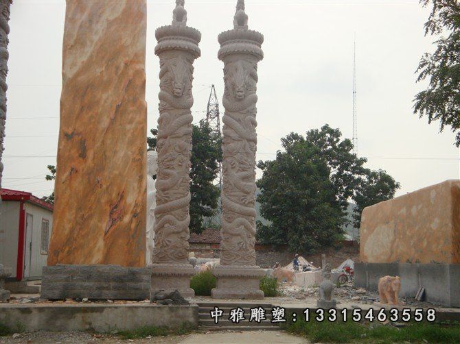 大型石雕龙柱景观