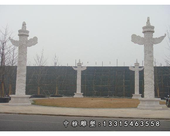 大型石雕龙柱景观