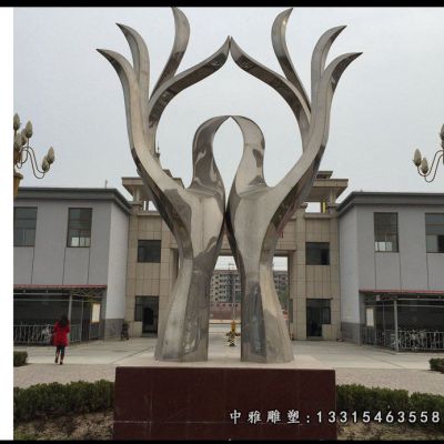 不锈钢广场抽象爱心雕塑