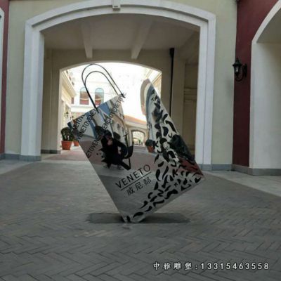 商场不锈钢镜面购物包雕塑