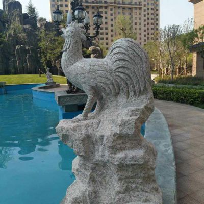 广场打鸣石雕鸡