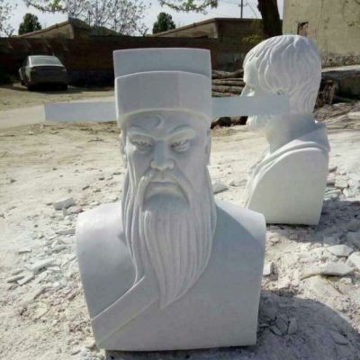 广场石雕名臣包拯