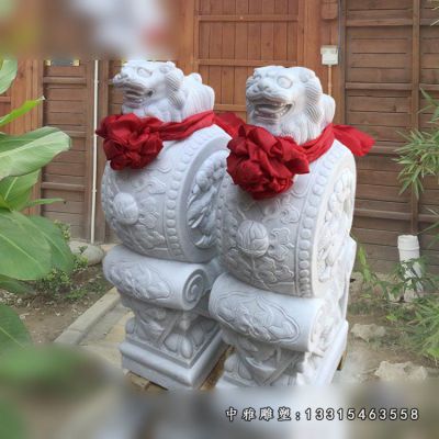 石雕宅门狮子抱鼓石