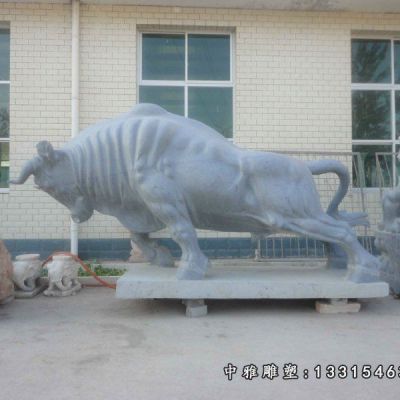 广场开荒石雕牛雕塑