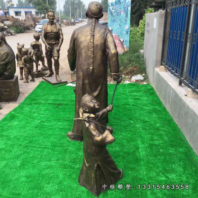 园林遛鸟人物铜雕像