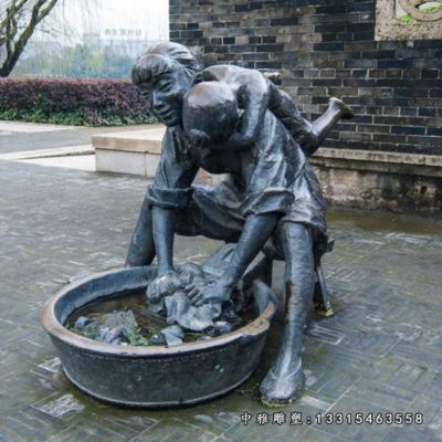 庭院洗衣服人物铜雕