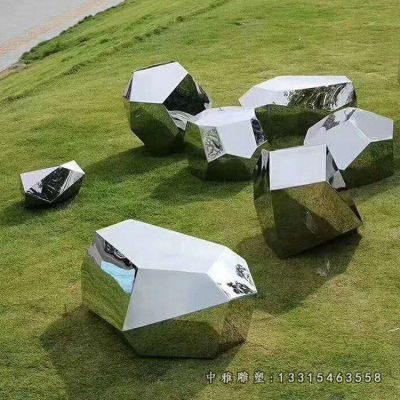 草坪不锈钢景观石雕塑