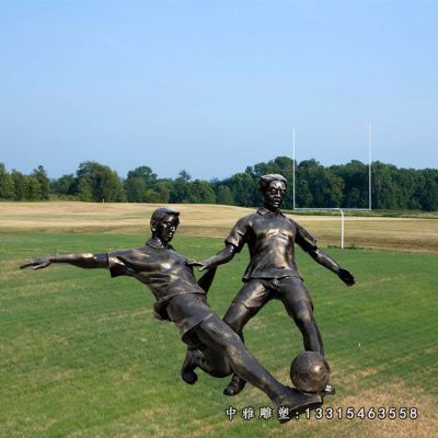 铜雕踢足球人物