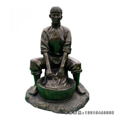 铜雕洗衣服人物