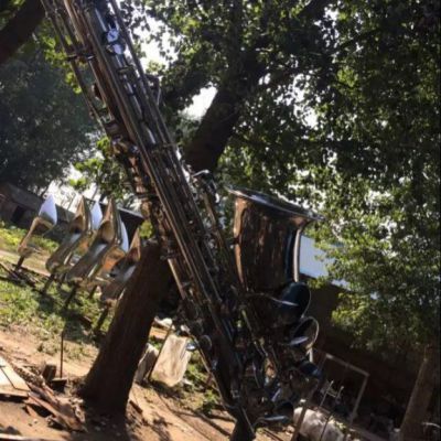 不锈钢萨克斯雕塑