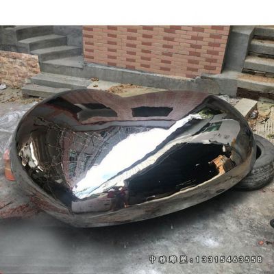 不锈钢镜面爱心雕塑