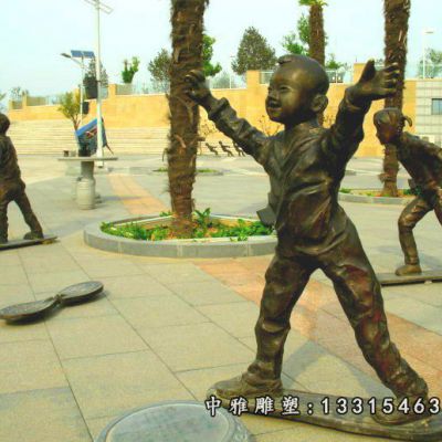 滑板铜雕人物