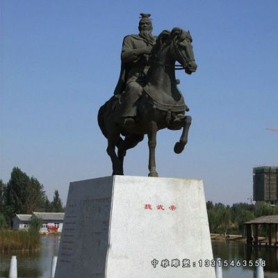 铜雕骑马曹操