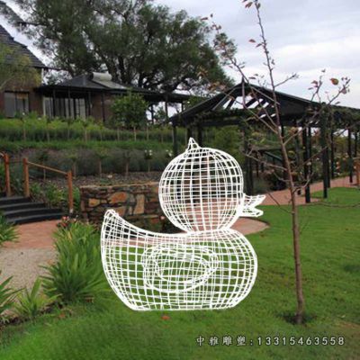 镂空鸭子不锈钢雕塑