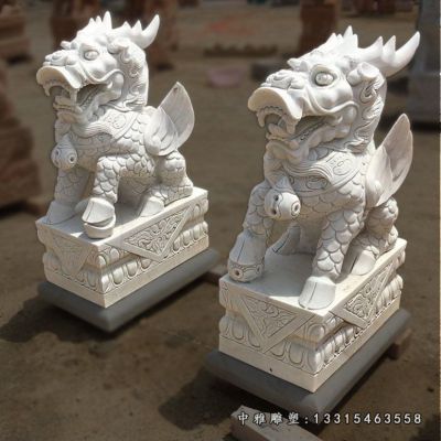 汉白玉麒麟石雕