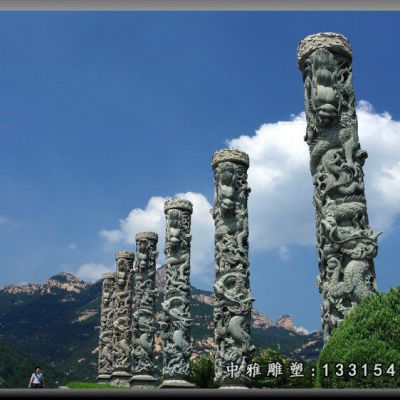 广场大型龙柱石雕雕塑