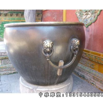 铜雕圆形水缸