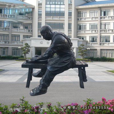 铜雕广场木匠