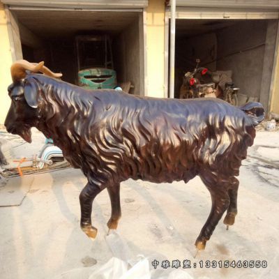 公园铜雕小羊