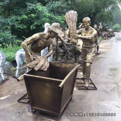 农耕铜雕人物
