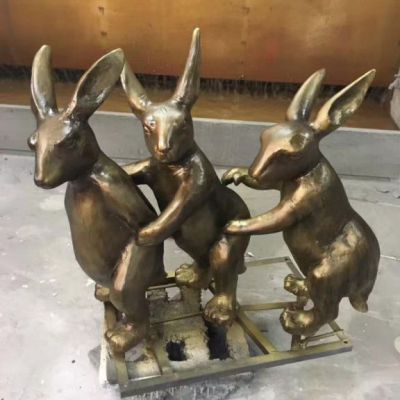 铜雕卡通兔子