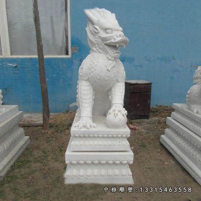 汉白玉麒麟石雕塑