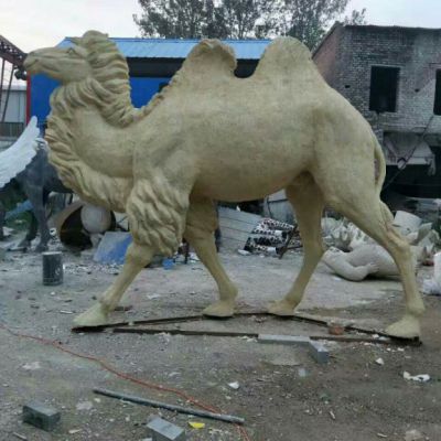 石雕沙漠运货骆驼