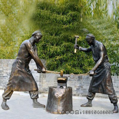 步行街铜雕打铁人物