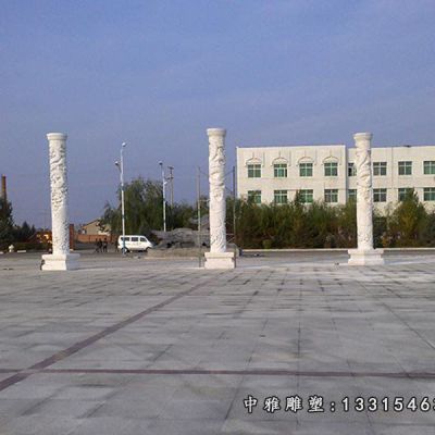 广场龙柱石雕