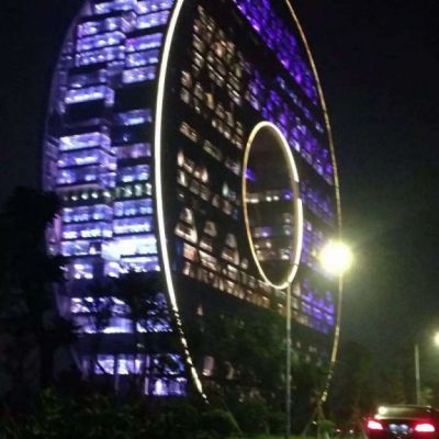 大型不锈钢灯饰雕塑