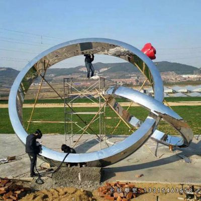不锈钢广场戒指雕塑