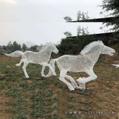 不锈钢奔马雕塑