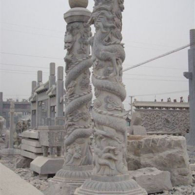石雕大型龙柱