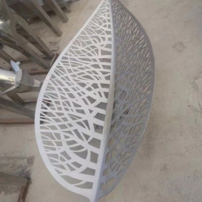 镂空树叶不锈钢雕塑