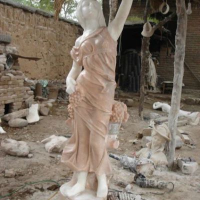 西方人物广场石雕