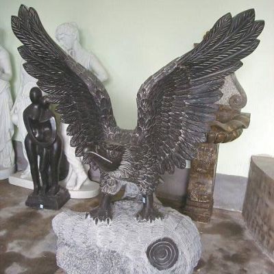 动物石雕鹰雕塑