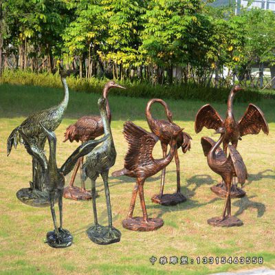展翅铜雕仙鹤