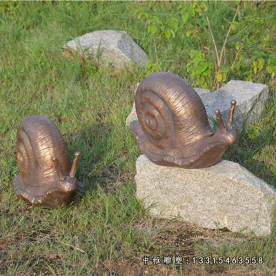 爬行蜗牛铜雕