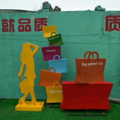 不锈钢广场购物人物